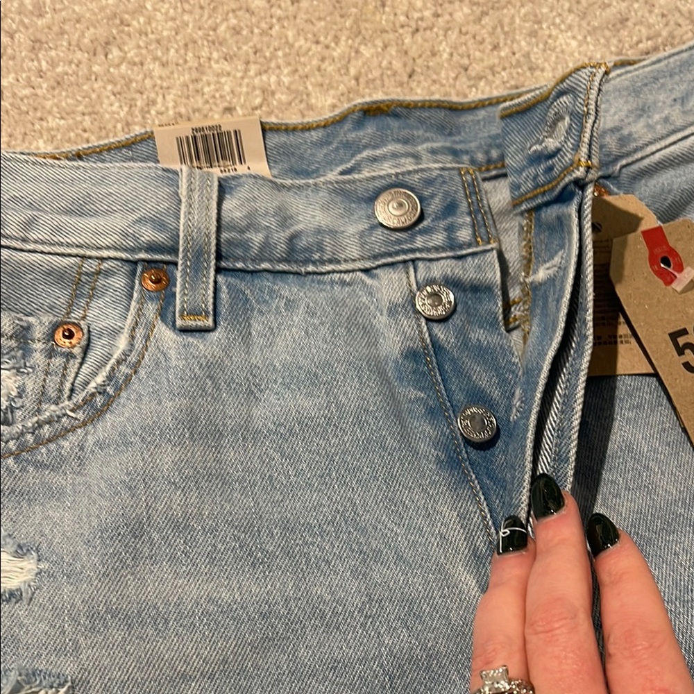 Levi's Women's Light Blue Denim Shorts - Picture 2 of 8